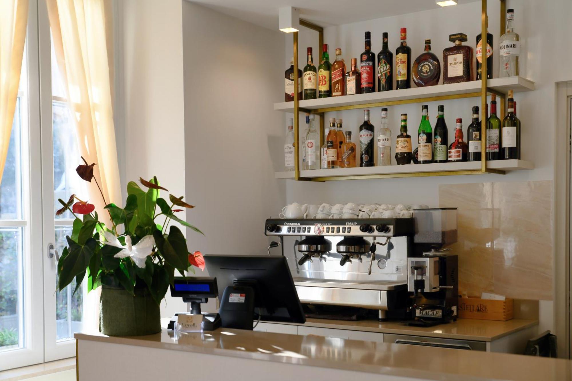 Hotel Ristorante La Vignetta Cernobbio Eksteriør billede